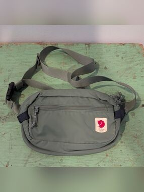 Fjallraven High Coast Hip Pack - Green - Great Shape - Hardly Used